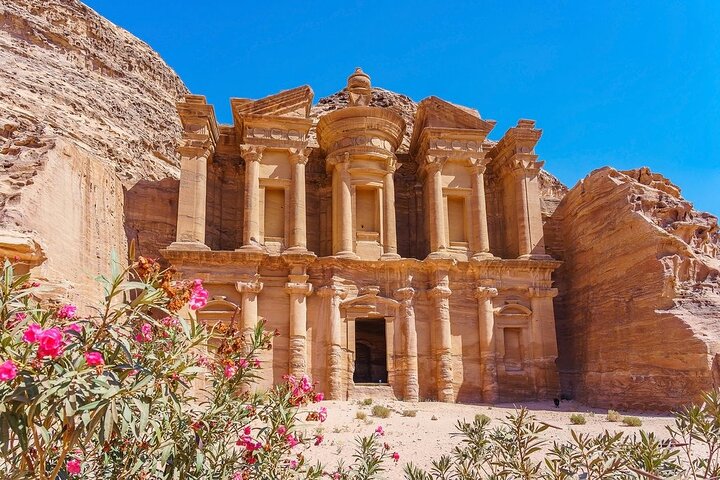 Full day tour from Amman to Petra and Wadi Rum, featuring ancient Nabataean architecture and desert landscapes, photo 9 | wizardtrip