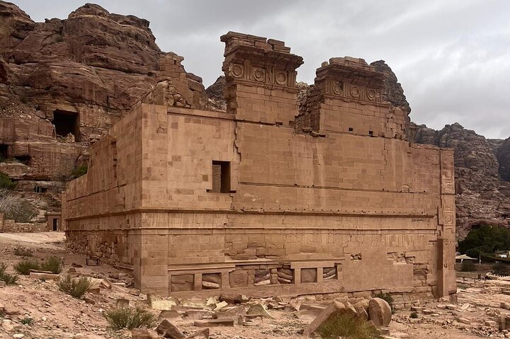 Full day tour from Amman to Petra and Wadi Rum, featuring ancient Nabataean architecture and desert landscapes, photo 25 | wizardtrip