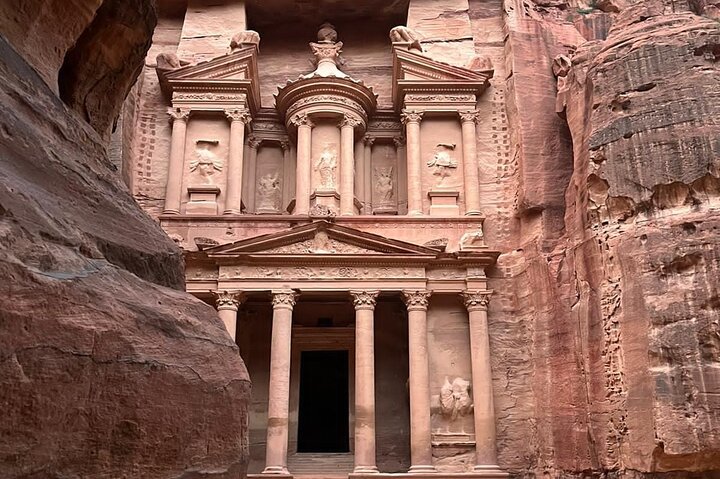 Full day tour from Amman to Petra and Wadi Rum, featuring ancient Nabataean architecture and desert landscapes, photo 27 | wizardtrip