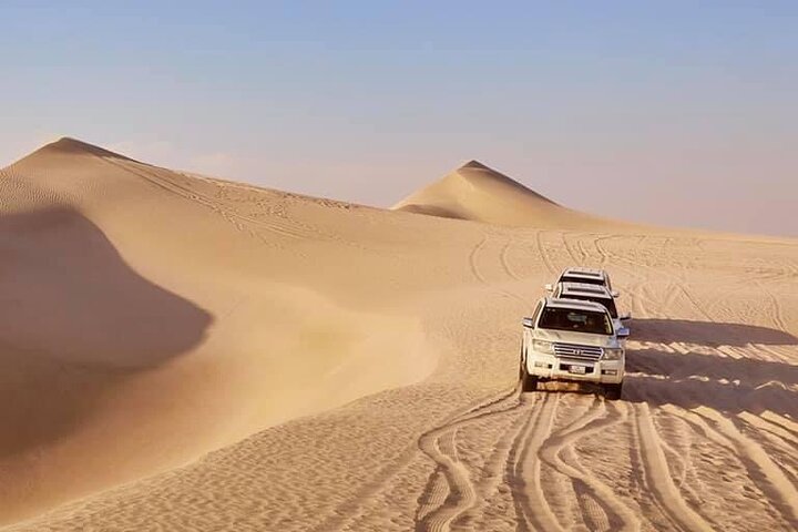 Experimente um emocionante safari no deserto em Doha, Catar, com dune bashing, passeios de camelo e sandboard, foto 15 | wizardtrip