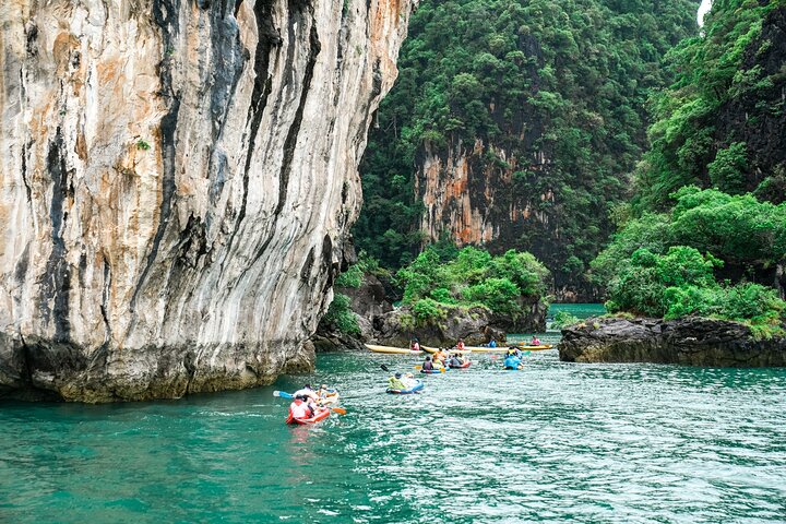 Kajakavontuur door grotten en lagunes naar James Bond Eiland in Phuket, Thailand, foto 8 | wizardtrip