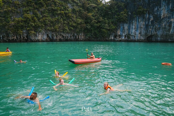 Kajakavontuur door grotten en lagunes naar James Bond Eiland in Phuket, Thailand, foto 10 | wizardtrip