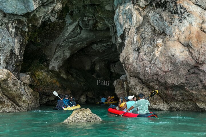 Kajakavontuur door grotten en lagunes naar James Bond Eiland in Phuket, Thailand, foto 18 | wizardtrip