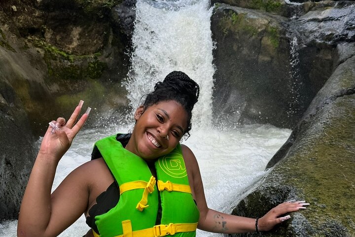 Esplora gli scivoli d'acqua naturali e le cascate di El Yunque, seguiti da relax e cibo sulla spiaggia di Luquillo, foto 7 | wizardtrip