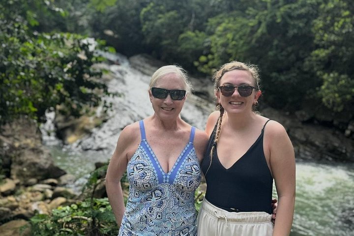Esplora gli scivoli d'acqua naturali e le cascate di El Yunque, seguiti da relax e cibo sulla spiaggia di Luquillo, foto 9 | wizardtrip