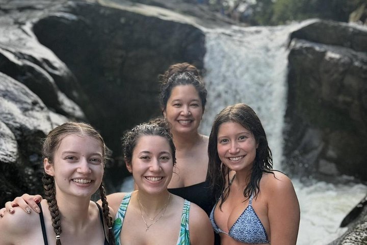 Esplora gli scivoli d'acqua naturali e le cascate di El Yunque, seguiti da relax e cibo sulla spiaggia di Luquillo, foto 11 | wizardtrip
