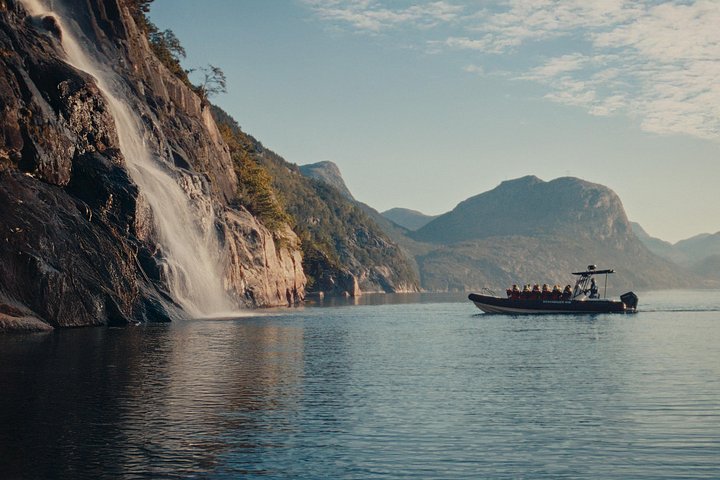 Opwindende RIB-boottocht door Noorwegens Lysefjord, met Preikestolen en adembenemende natuurlandschappen, foto 14 | wizardtrip