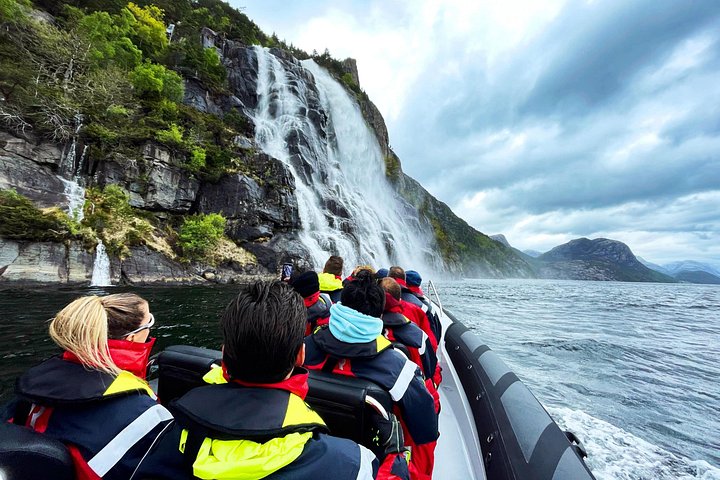 Opwindende RIB-boottocht door Noorwegens Lysefjord, met Preikestolen en adembenemende natuurlandschappen, foto 15 | wizardtrip