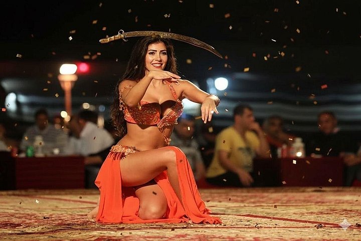 Vivi un emozionante safari VIP nel deserto a Dubai con dune bashing, quad bike, giri in cammello, cena e spettacoli dal vivo, foto 8 | wizardtrip