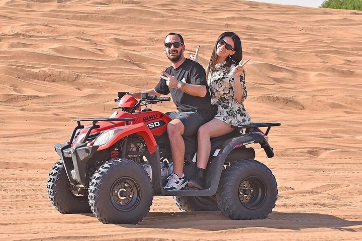 Vivi un emozionante safari VIP nel deserto a Dubai con dune bashing, quad bike, giri in cammello, cena e spettacoli dal vivo, foto 13 | wizardtrip