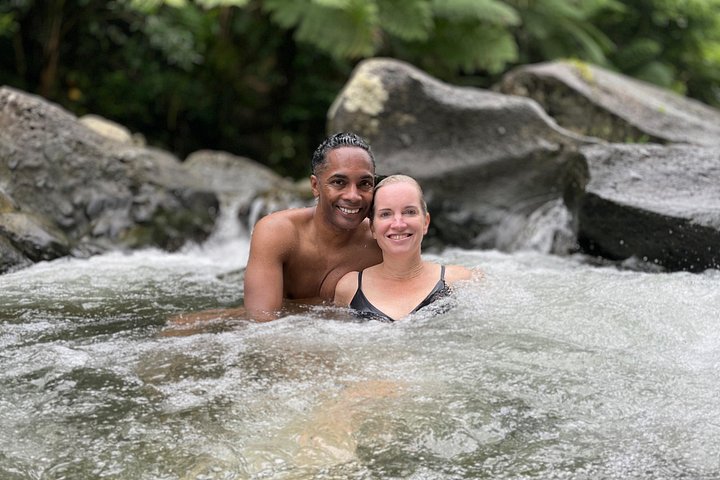 Utforsk den frodige El Yunque regnskog, svøm i naturlige fossefall og nyt lokal mat nær Luquillo Beach, Puerto Rico, foto 13 | wizardtrip