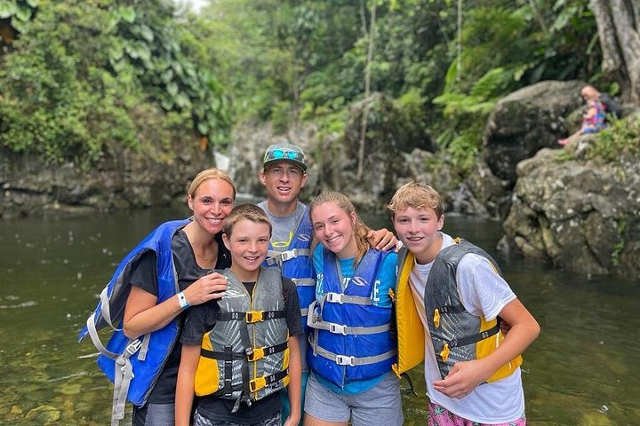 Utforsk den frodige El Yunque regnskog, svøm i naturlige fossefall og nyt lokal mat nær Luquillo Beach, Puerto Rico, foto 33 | wizardtrip