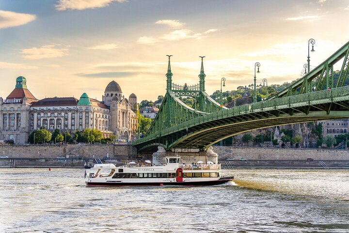Elegante Donaucruise in Boedapest met uitzicht op het Parlement en de Burcht van Boeda, foto 9 | wizardtrip