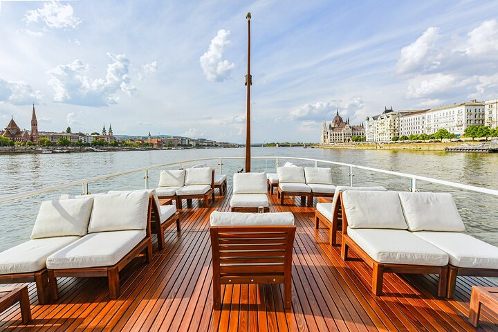 Elegante Donaucruise in Boedapest met uitzicht op het Parlement en de Burcht van Boeda, foto 10 | wizardtrip