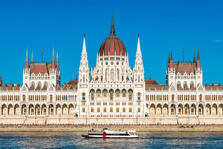 Elegante Donaucruise in Boedapest met uitzicht op het Parlement en de Burcht van Boeda, foto 21 | wizardtrip