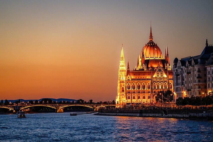 Desfrute de um cruzeiro panorâmico no rio Danúbio em Budapeste a bordo de um barco a vapor histórico, observando os marcos, foto 8 | wizardtrip