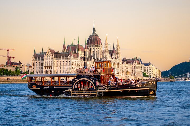 Desfrute de um cruzeiro panorâmico no rio Danúbio em Budapeste a bordo de um barco a vapor histórico, observando os marcos, foto 9 | wizardtrip