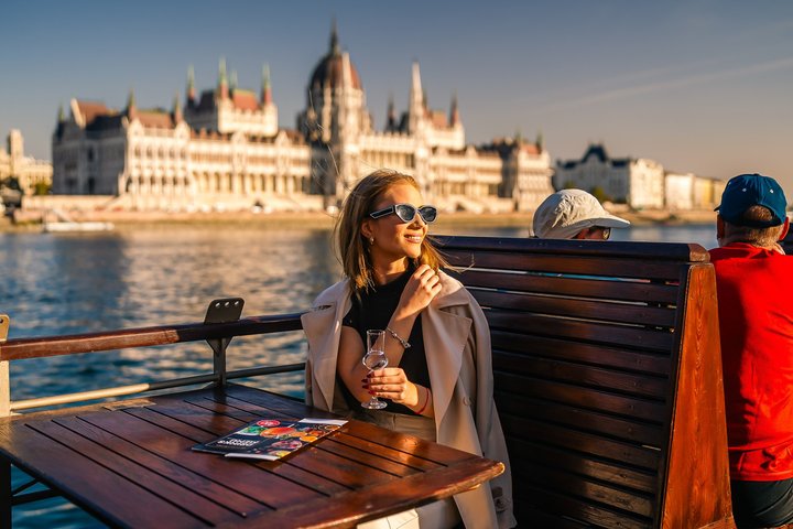 Desfrute de um cruzeiro panorâmico no rio Danúbio em Budapeste a bordo de um barco a vapor histórico, observando os marcos, foto 11 | wizardtrip