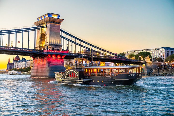 Desfrute de um cruzeiro panorâmico no rio Danúbio em Budapeste a bordo de um barco a vapor histórico, observando os marcos, foto 18 | wizardtrip