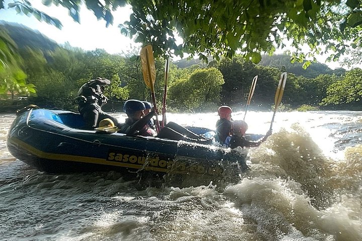 Spannende wildwaterrafting op de River Dee in Llangollen, Wales, foto 6 | wizardtrip