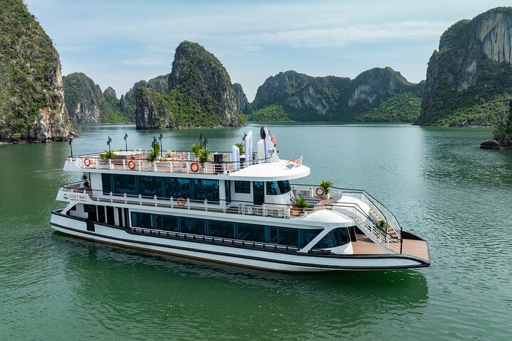 Ha Long Bay 5-Star Day Cruise with Buffet, Kayaking, and Swimming | wizardtrip