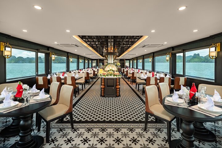 Luxury 5-star day cruise exploring Ha Long Bay, Vietnam, with kayaking and cave visits, photo 7 | wizardtrip