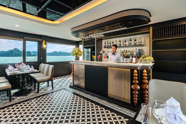 Luxury 5-star day cruise exploring Ha Long Bay, Vietnam, with kayaking and cave visits, photo 8 | wizardtrip