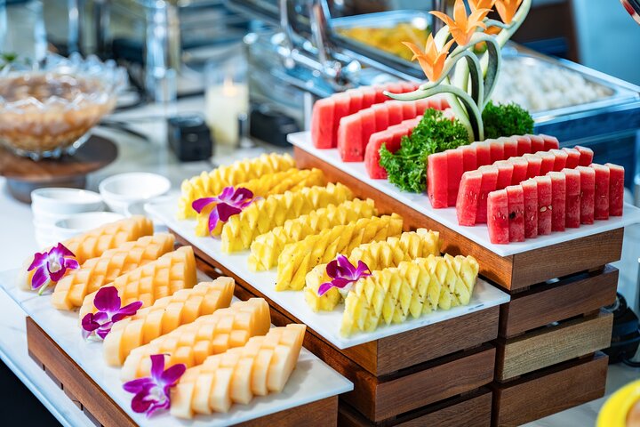Luxury 5-star day cruise exploring Ha Long Bay, Vietnam, with kayaking and cave visits, photo 20 | wizardtrip