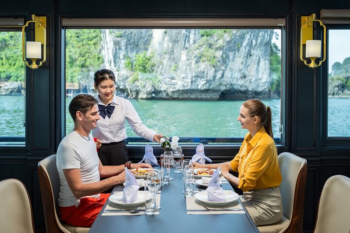 Luxury 5-star day cruise exploring Ha Long Bay, Vietnam, with kayaking and cave visits, photo 21 | wizardtrip