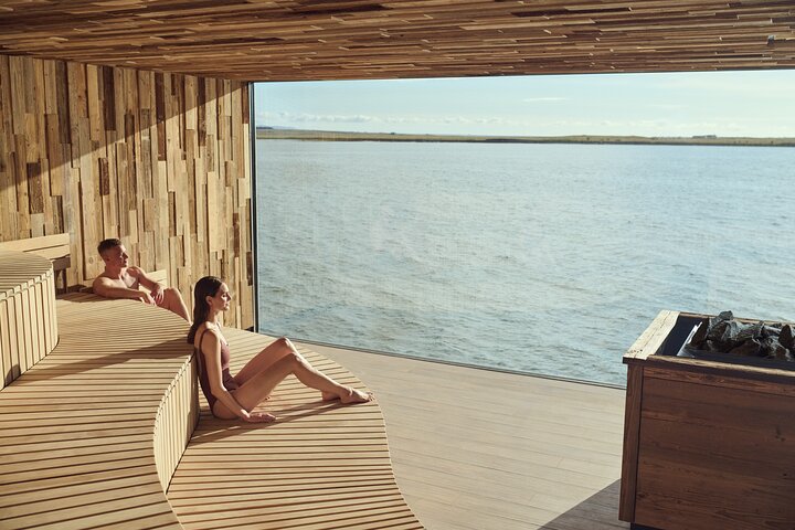 Geothermales Spa-Erlebnis in der Sky Lagoon, Reykjavik, Island, mit Meerblick und dem 7-Schritte-Ritual, Foto 6 | wizardtrip