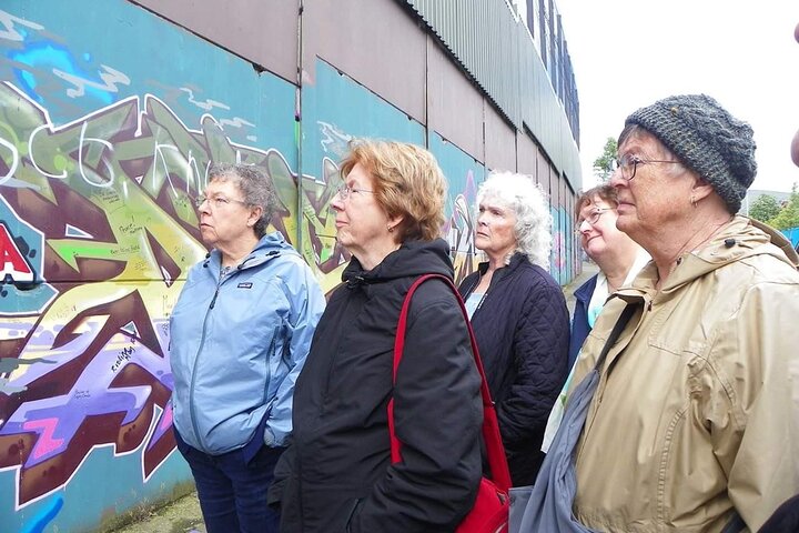 Private Black Taxi Tour durch Belfasts Wandgemälde und Friedensmauer mit historischen Einblicken, Foto 9 | wizardtrip