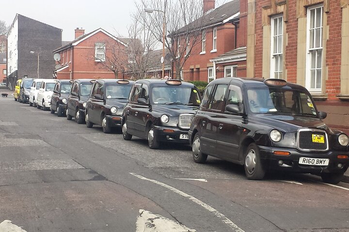 Private Black Taxi Tour durch Belfasts Wandgemälde und Friedensmauer mit historischen Einblicken, Foto 15 | wizardtrip