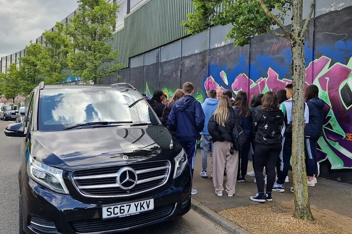 Private Black Taxi Tour durch Belfasts Wandgemälde und Friedensmauer mit historischen Einblicken, Foto 20 | wizardtrip
