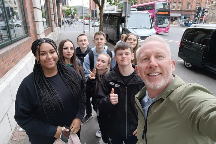 Private Black Taxi Tour durch Belfasts Wandgemälde und Friedensmauer mit historischen Einblicken, Foto 24 | wizardtrip
