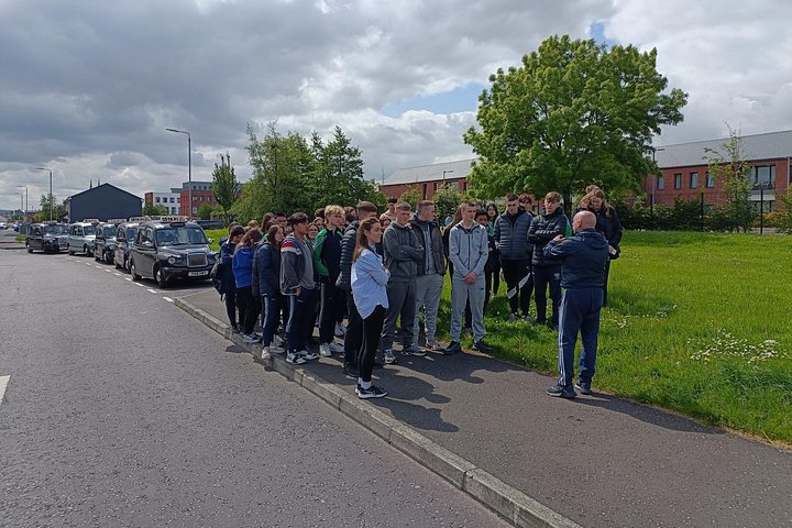 Private Black Taxi Tour durch Belfasts Wandgemälde und Friedensmauer mit historischen Einblicken, Foto 29 | wizardtrip