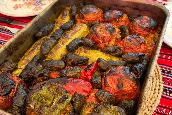 Aula de culinária cretense autêntica em Chania, Grécia, com pratos tradicionais e ingredientes frescos, foto 6 | wizardtrip