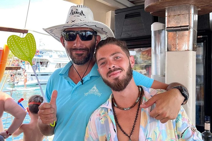 Cruzeiro de barco grego tradicional em Kefalonia, visitando praias deslumbrantes e desfrutando das comodidades a bordo, foto 16 | wizardtrip