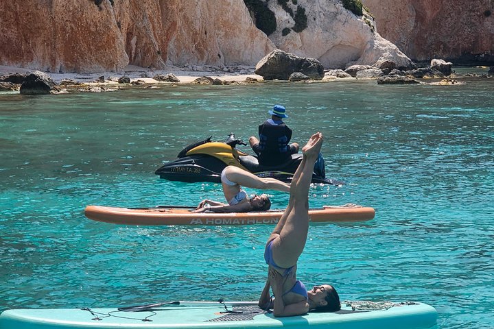 Cruzeiro de barco grego tradicional em Kefalonia, visitando praias deslumbrantes e desfrutando das comodidades a bordo, foto 32 | wizardtrip