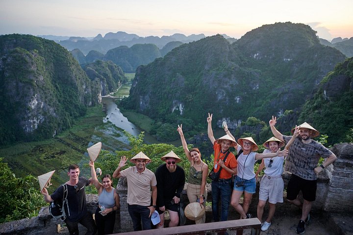 Heldagstur fra Hanoi til Ninh Binh, inklusive Hoa Lu, Trang An bådtur, Mua Cave og cykling, foto 10 | wizardtrip