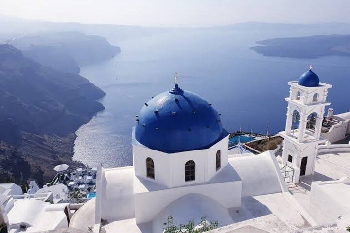 Tour privato di mezza giornata alla scoperta dei villaggi iconici di Santorini, viste sulla caldera e spiagge uniche, foto 7 | wizardtrip