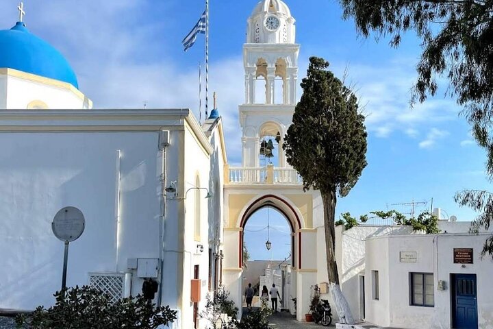 Tour privato di mezza giornata alla scoperta dei villaggi iconici di Santorini, viste sulla caldera e spiagge uniche, foto 10 | wizardtrip