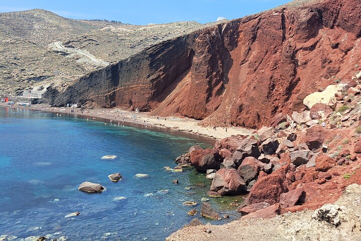 Tour privato di mezza giornata alla scoperta dei villaggi iconici di Santorini, viste sulla caldera e spiagge uniche, foto 15 | wizardtrip