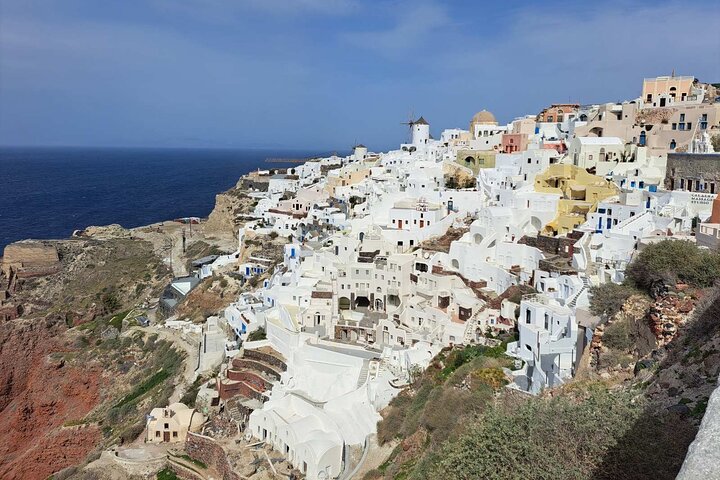 Tour privato di mezza giornata alla scoperta dei villaggi iconici di Santorini, viste sulla caldera e spiagge uniche, foto 22 | wizardtrip