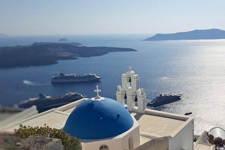 Tour privato di mezza giornata alla scoperta dei villaggi iconici di Santorini, viste sulla caldera e spiagge uniche, foto 35 | wizardtrip