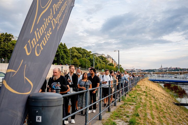 Crociera panoramica sul fiume Danubio a Budapest con bevande illimitate e vista sulla città, foto 37 | wizardtrip