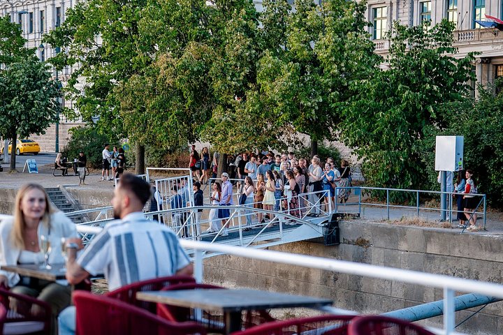 Crociera panoramica sul fiume Danubio a Budapest con bevande illimitate e vista sulla città, foto 38 | wizardtrip