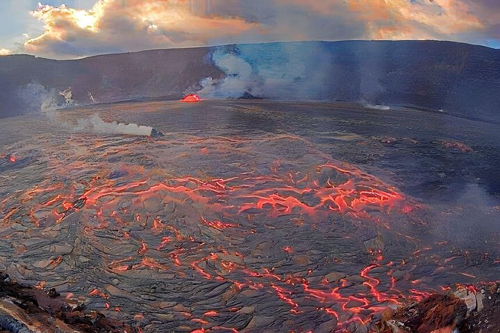 Explora el Parque Nacional de los Volcanes de Hawái en un tour en e-bike Fat Tire, descubriendo túneles de lava y volcanes activos, foto 13 | wizardtrip