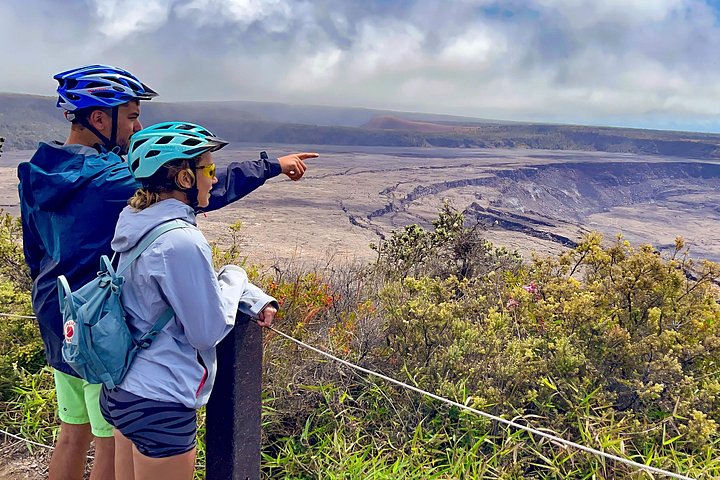 Explora el Parque Nacional de los Volcanes de Hawái en un tour en e-bike Fat Tire, descubriendo túneles de lava y volcanes activos, foto 14 | wizardtrip