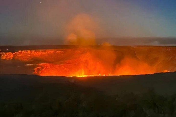 Explora el Parque Nacional de los Volcanes de Hawái en un tour en e-bike Fat Tire, descubriendo túneles de lava y volcanes activos, foto 16 | wizardtrip