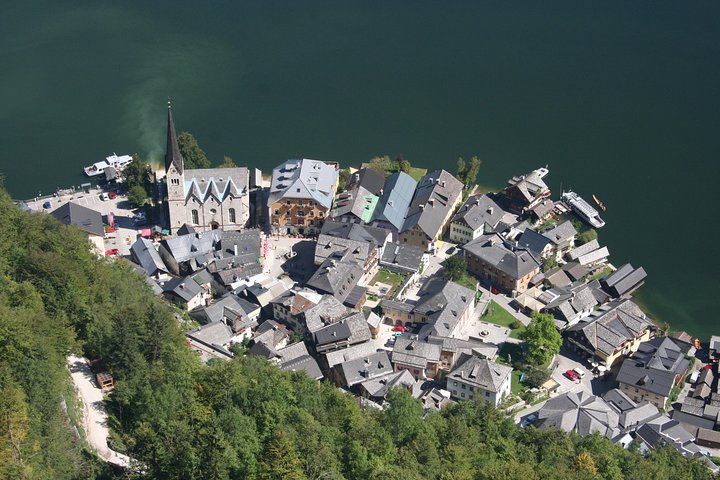Excursion d'une journée panoramique à Hallstatt et dans le Salzkammergut depuis Vienne, avec des paysages alpins et des villages charmants, photo 7 | wizardtrip